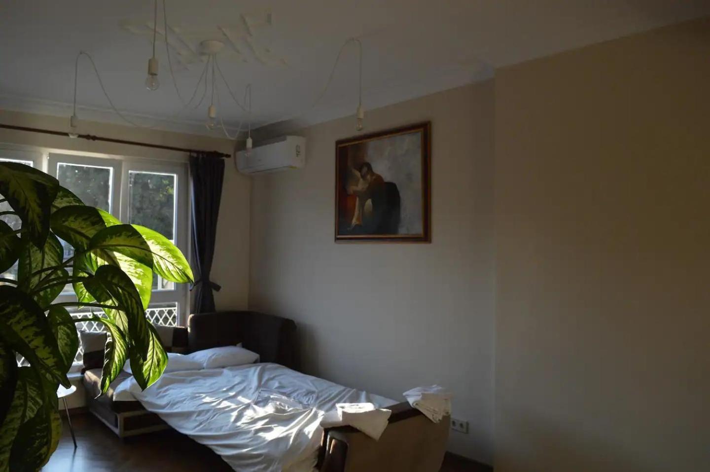 Stunning 2bdr On Historic Location In Center