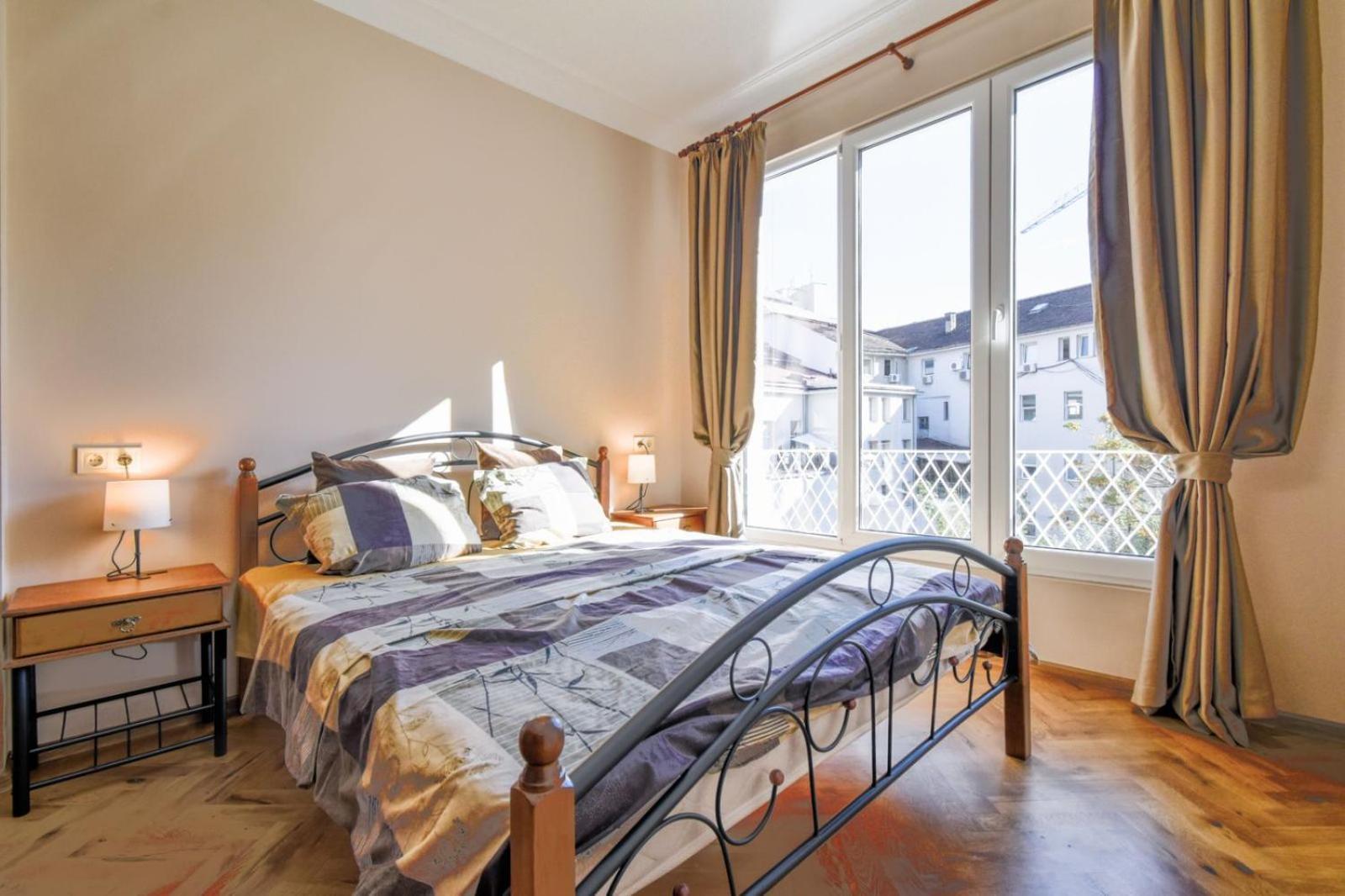 Stunning 2bdr On Historic Location In Center Apartamento Sofía