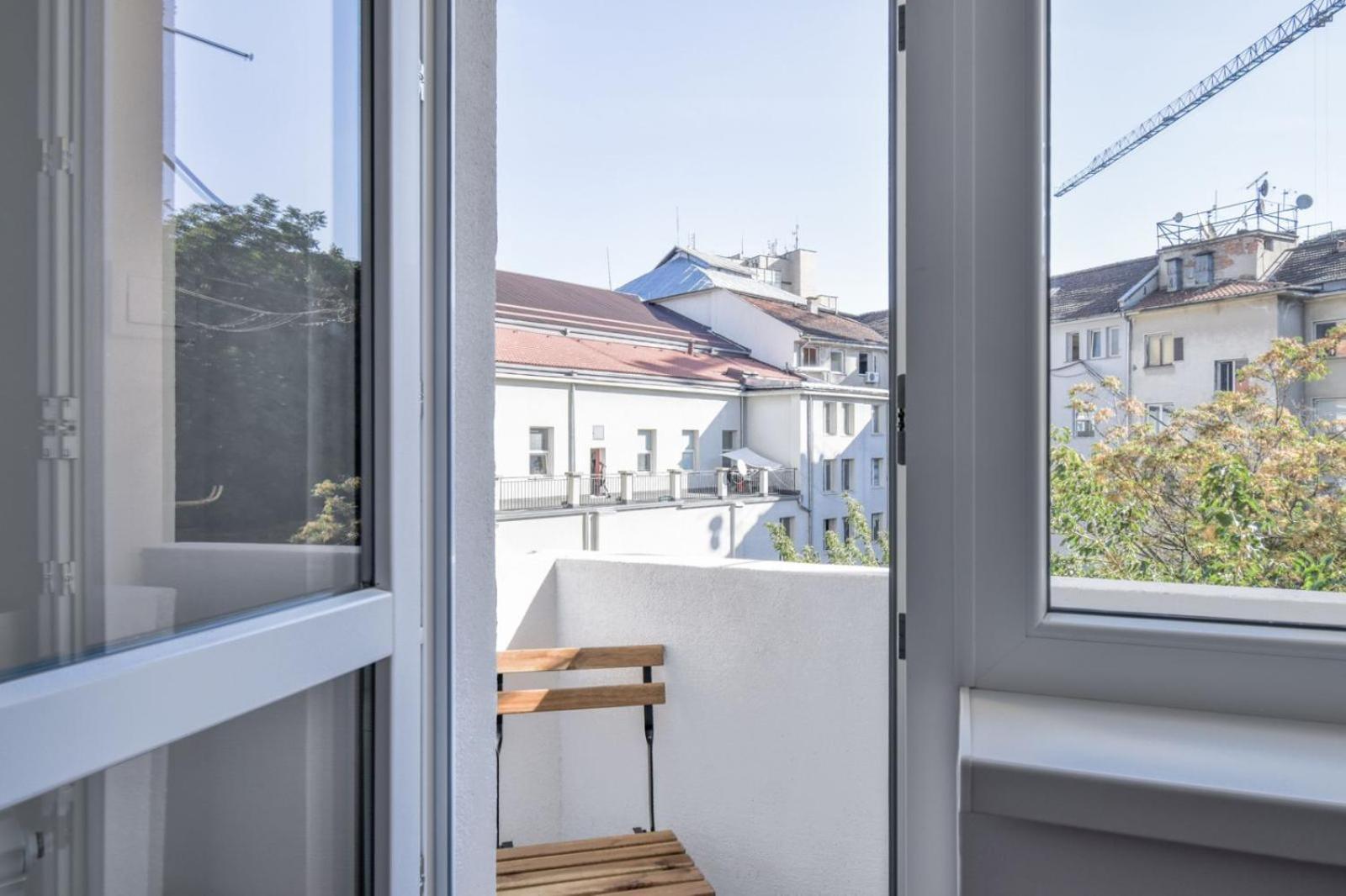 Stunning 2bdr On Historic Location In Center